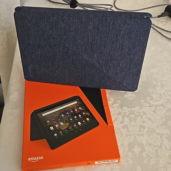 Amazon Fire HD10 Cover. - Picture 6 of 6